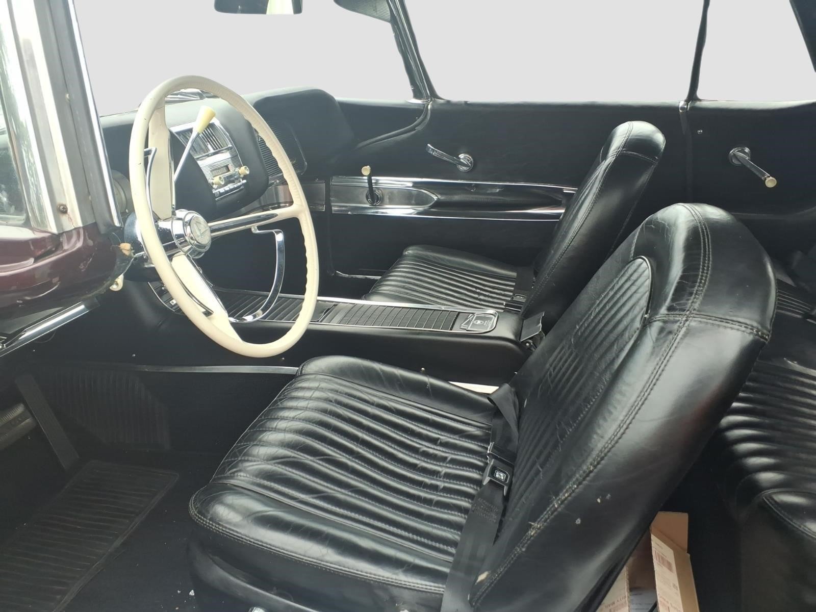 1960 Ford Thunderbird Deluxe