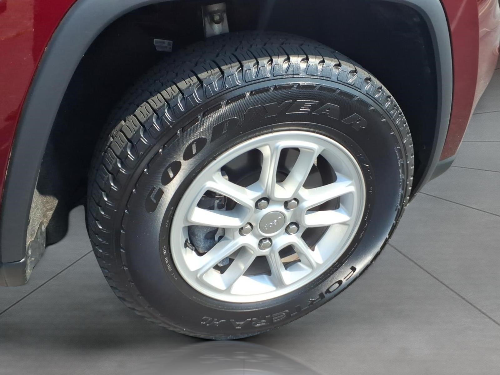 2019 Jeep Grand Cherokee Laredo E
