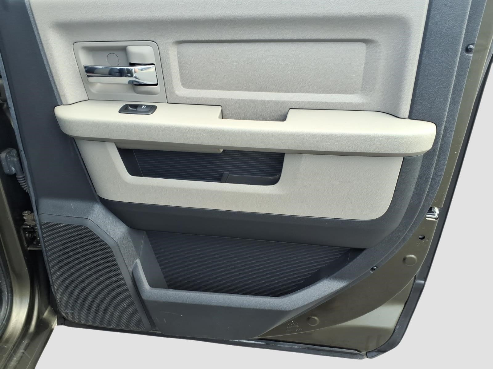 2012 RAM 1500 4WD CREW CAB 140.5 BIG H