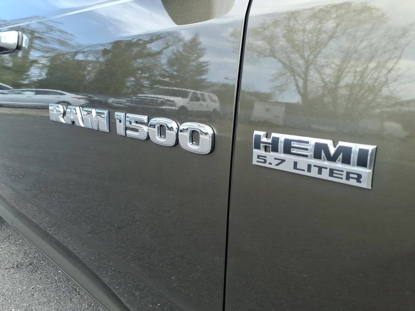 2012 RAM 1500 4WD CREW CAB 140.5 BIG H