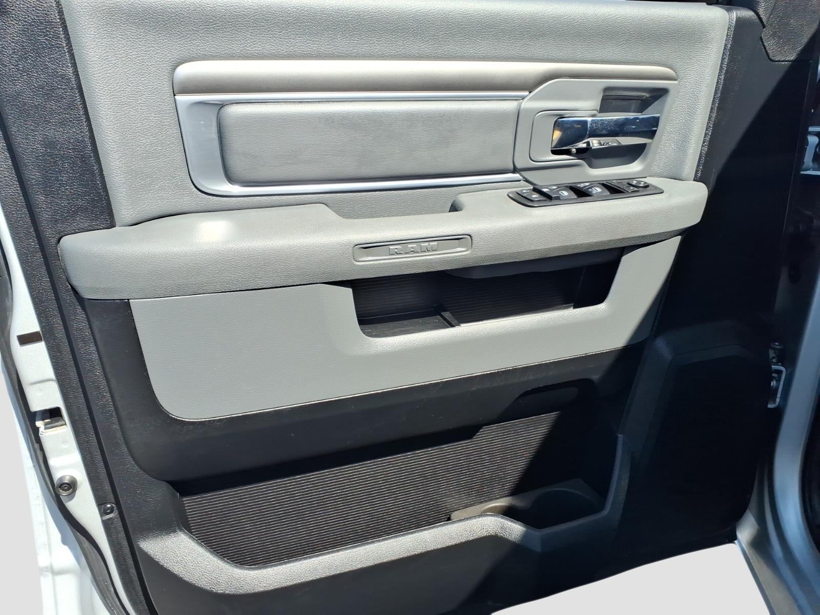 2014 RAM 1500 4WD QUAD CAB 140.5 BIG H