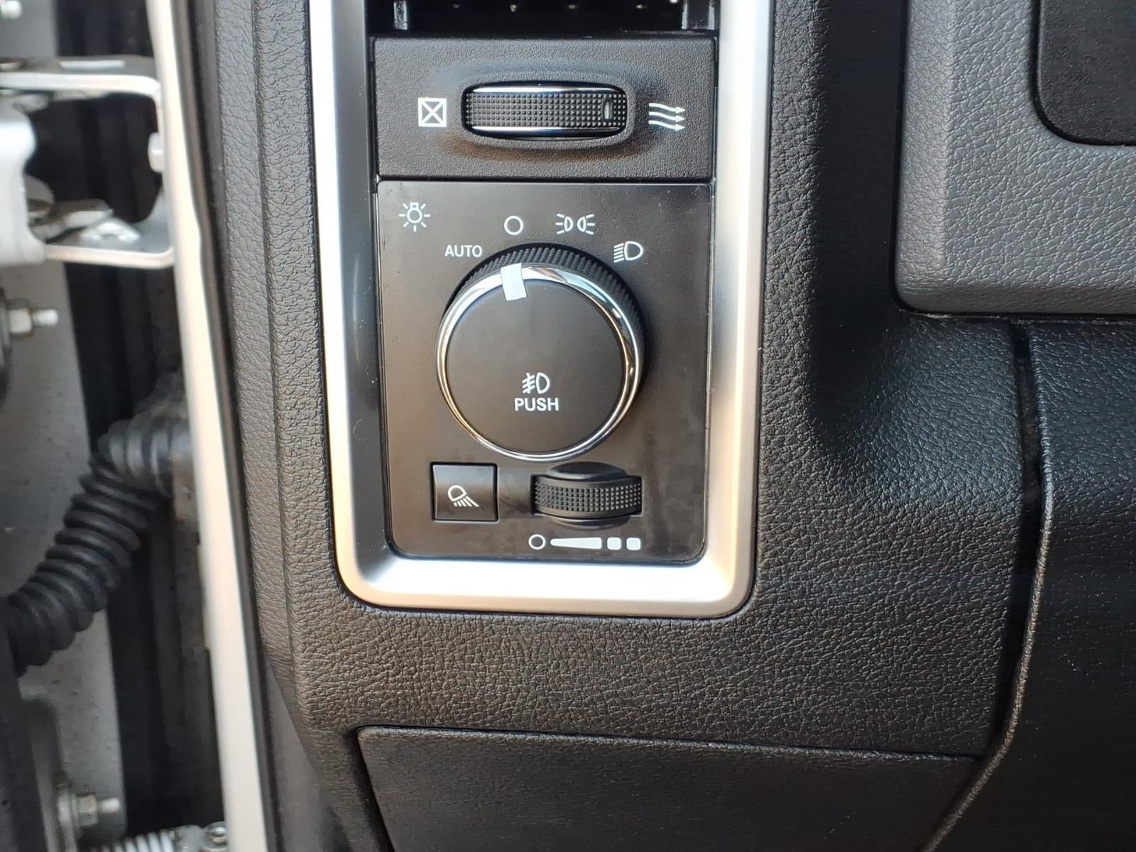 2014 RAM 1500 4WD QUAD CAB 140.5 BIG H