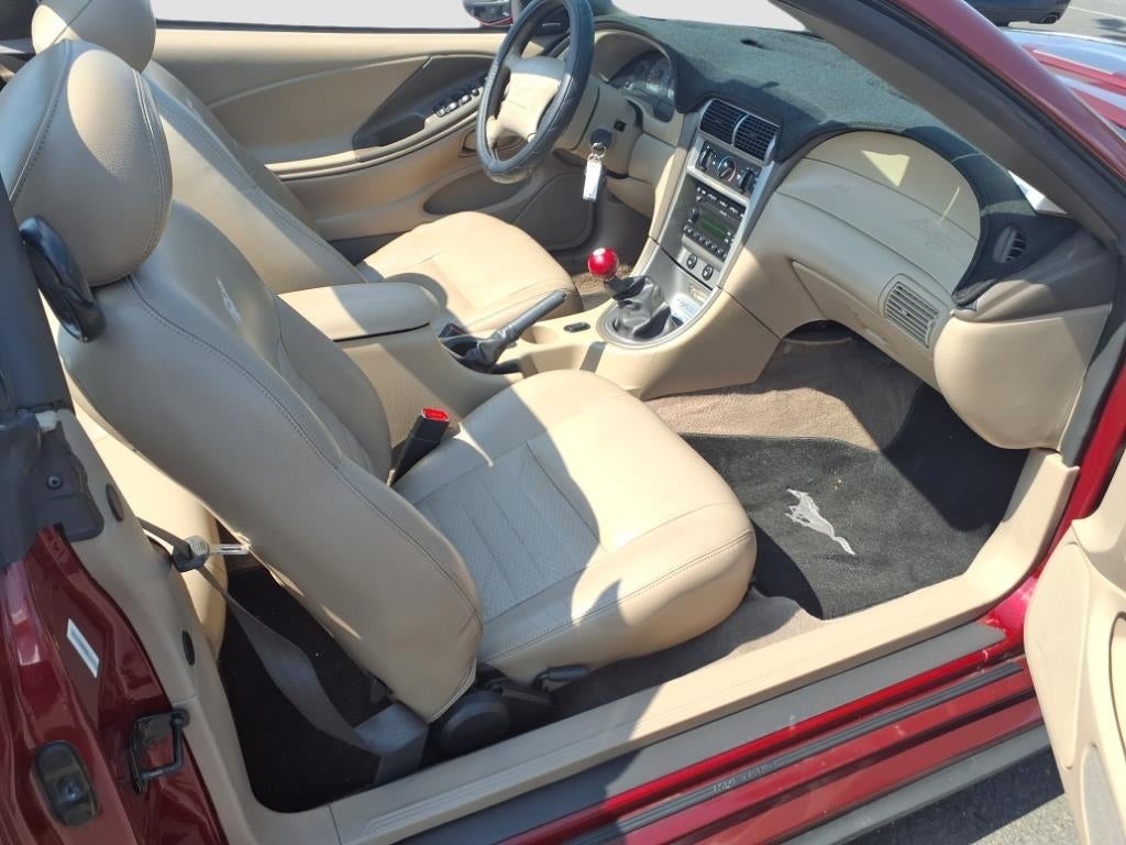 2004 Ford Mustang GT Deluxe