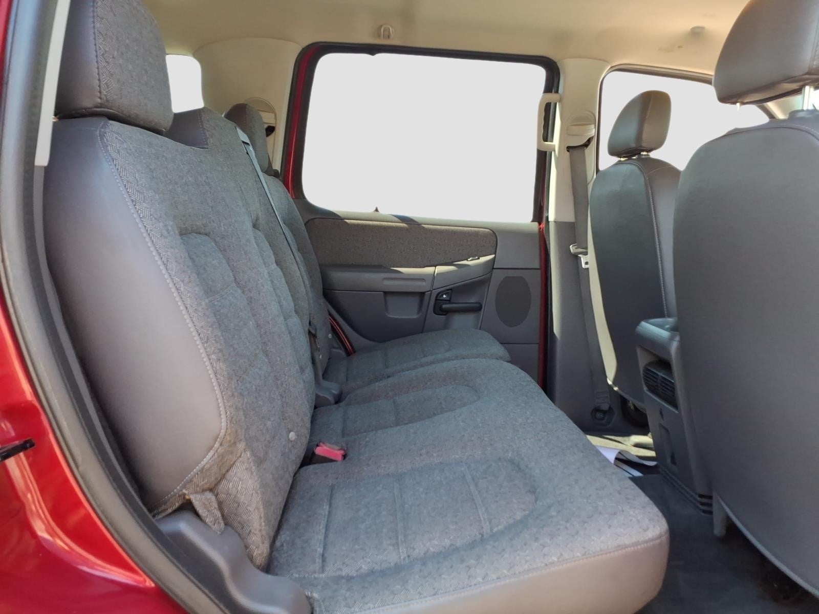 2005 Ford Explorer XLS
