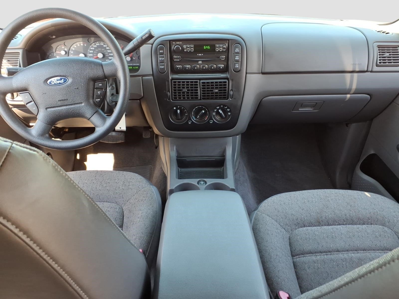 2005 Ford Explorer XLS