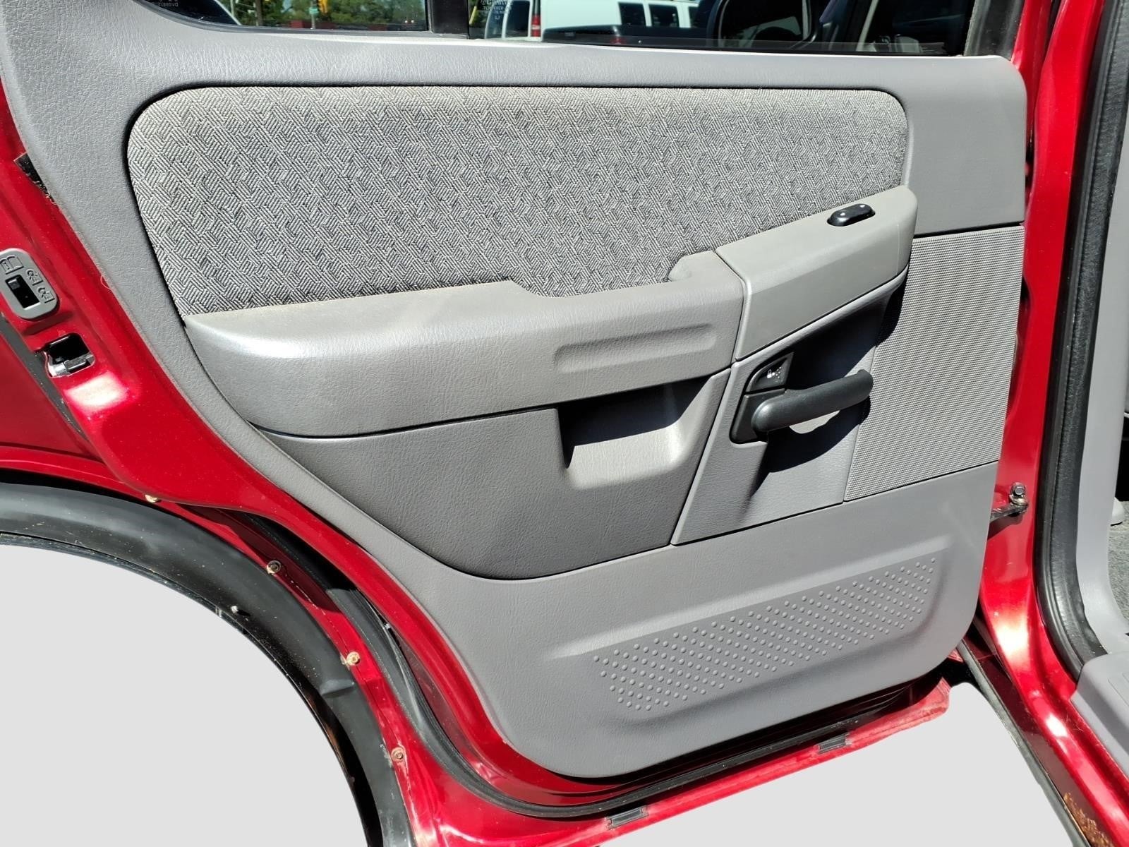 2005 Ford Explorer XLS
