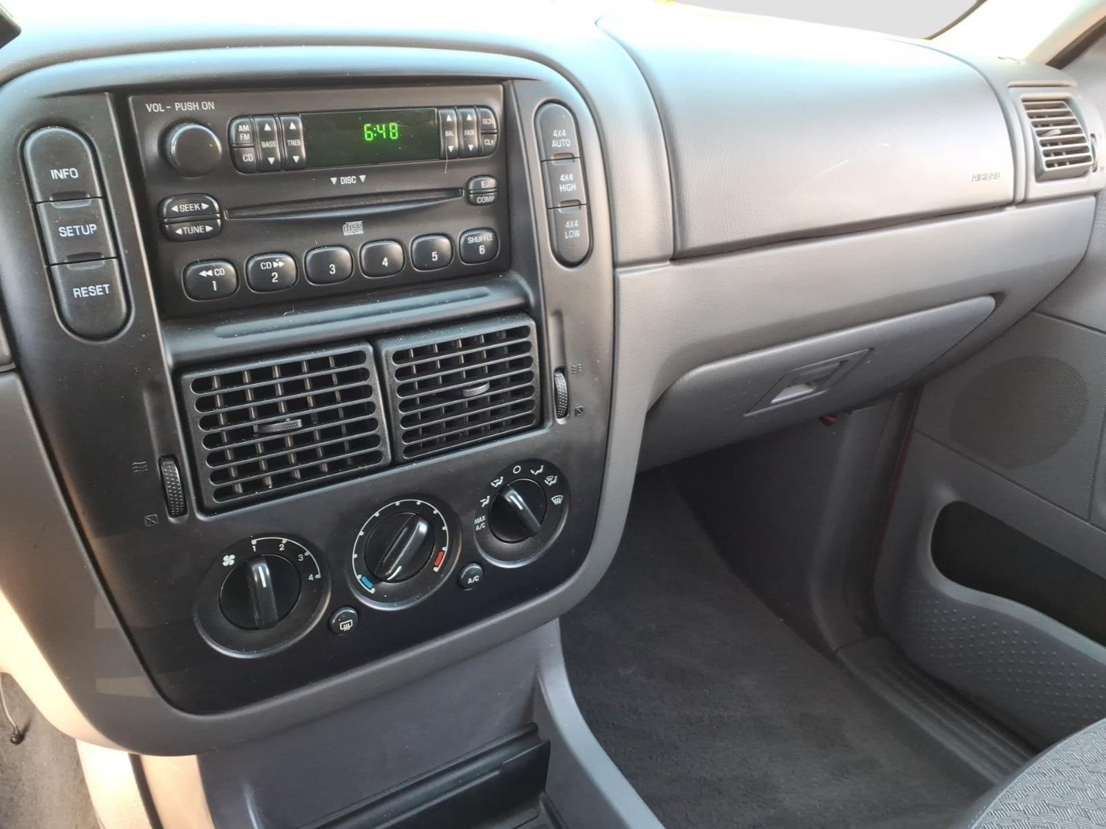 2005 Ford Explorer XLS
