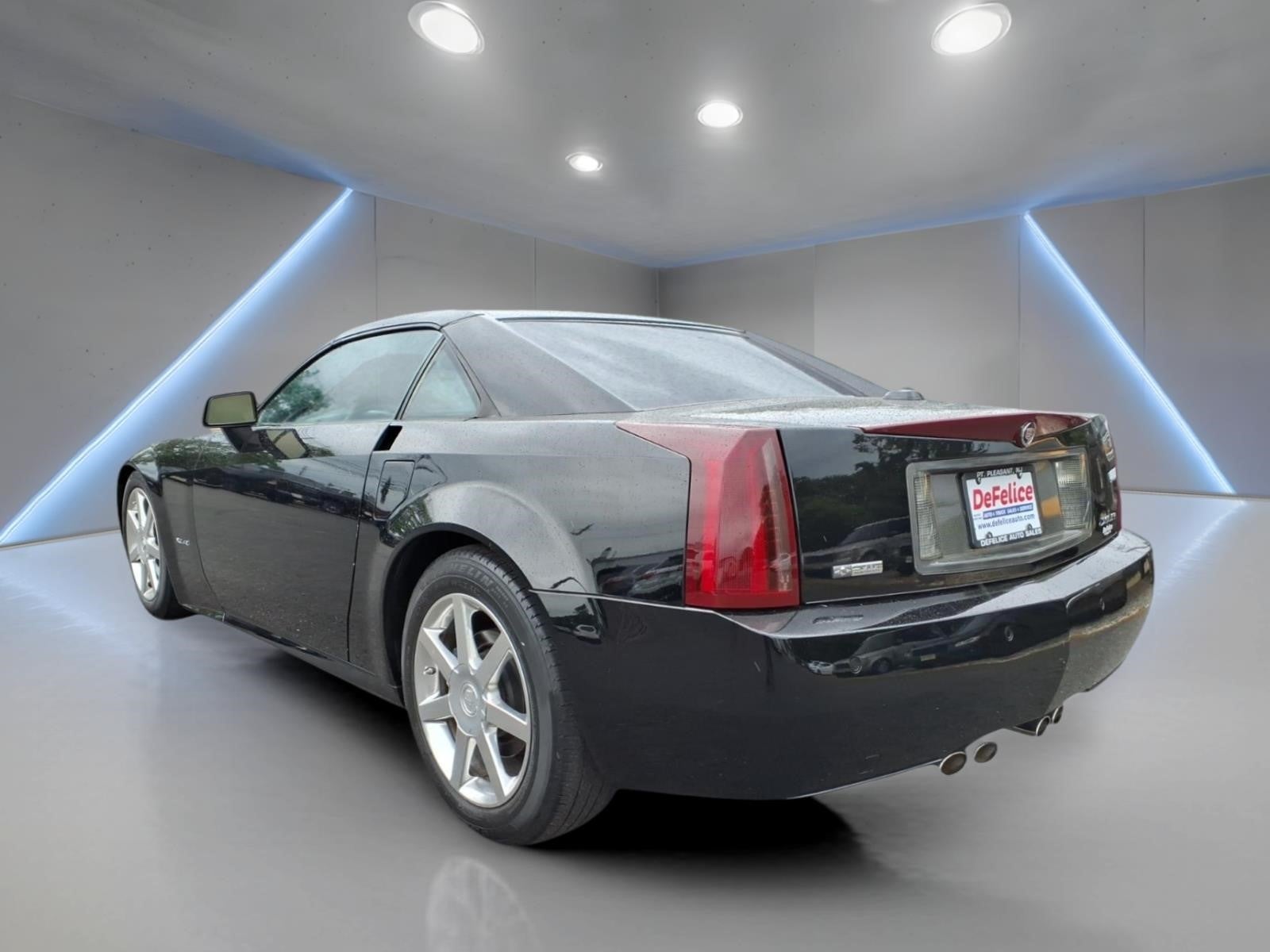 2005 Cadillac XLR Base