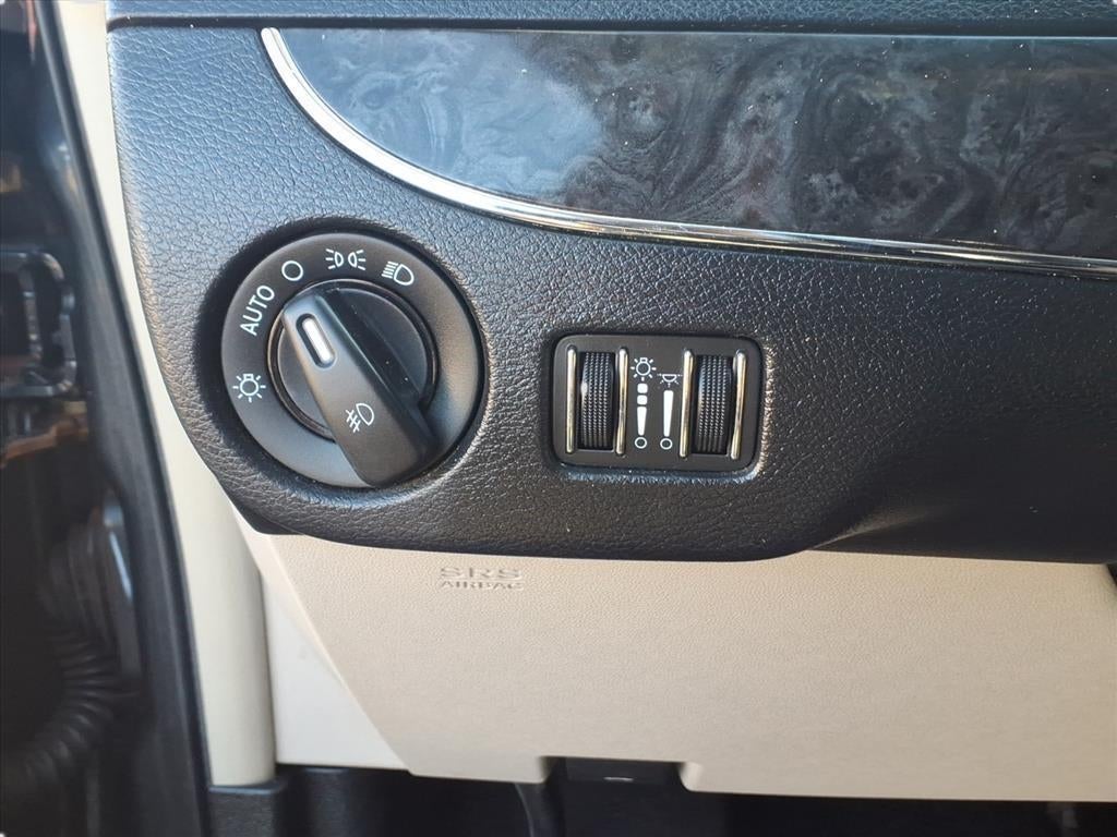 2011 Chrysler Town and Country Touring