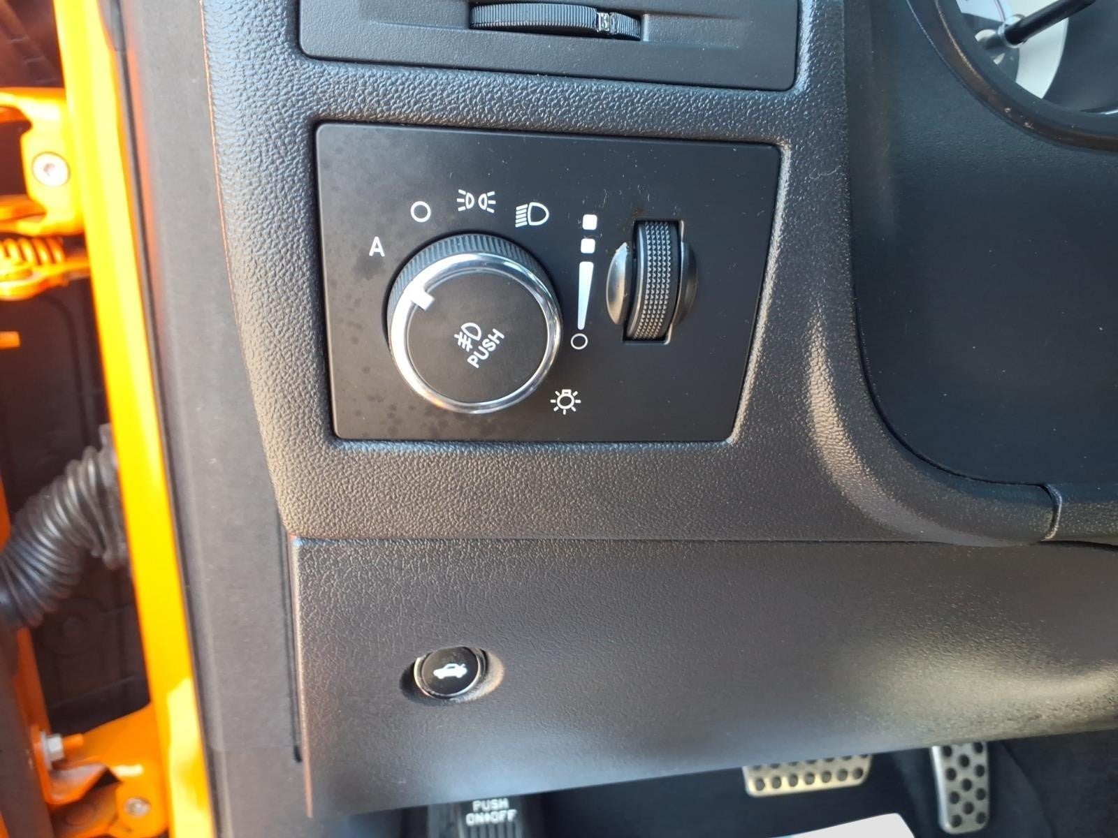2014 Dodge Challenger SHAKER PKG