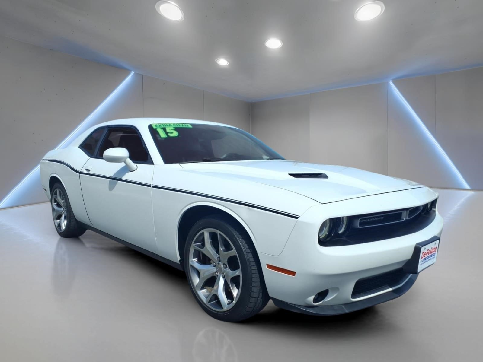 2015 Dodge Challenger SXT Plus's photo