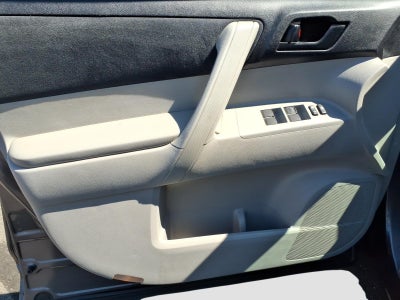 2012 Toyota Highlander Base