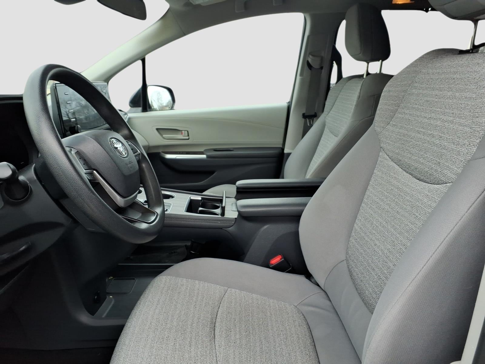 2021 Toyota Sienna LE 8-Passenger