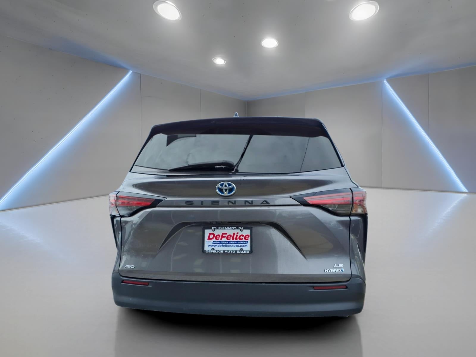 2021 Toyota Sienna LE 8-Passenger
