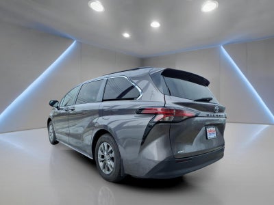2021 Toyota Sienna LE 8-Passenger