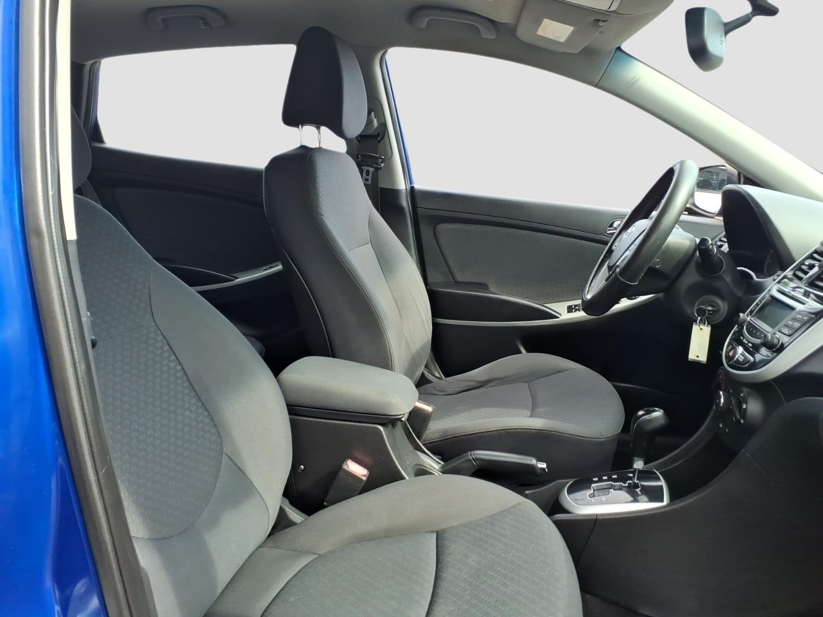 2013 Hyundai ACCENT SE