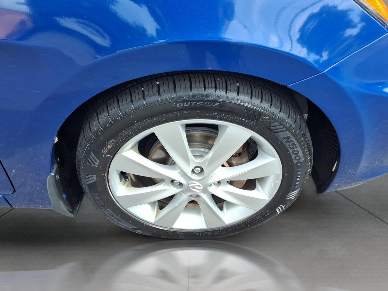 2013 Hyundai ACCENT SE