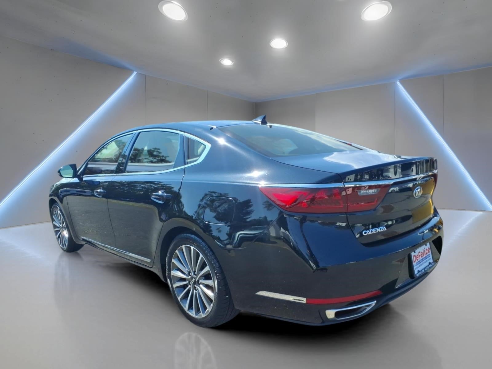 2019 Kia Cadenza Premium