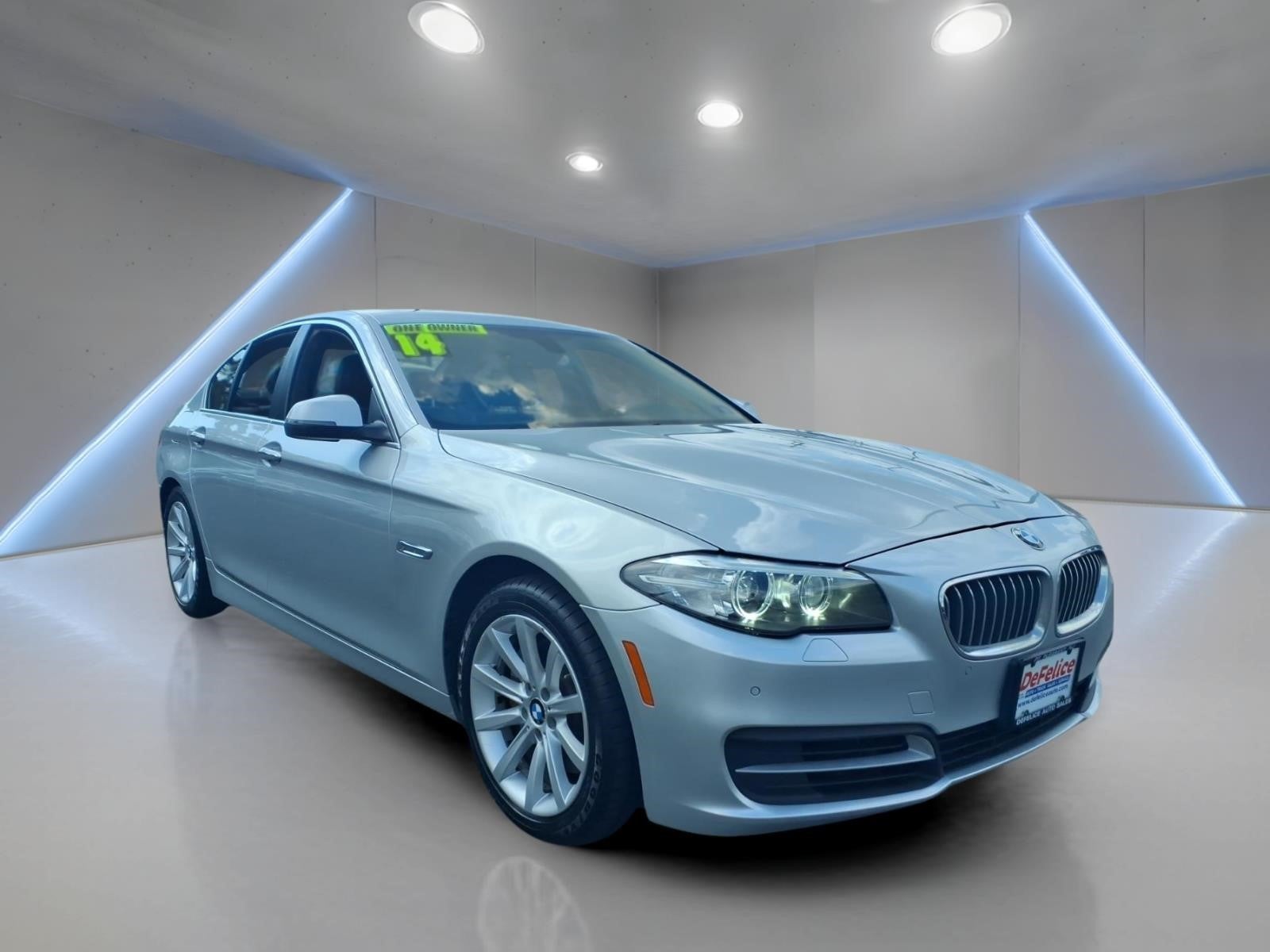 2014 BMW 5 Series 535i xDrive Sedan's photo